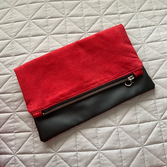 Clutch - Picture 1 of 3